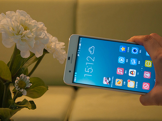 年度收官 華為榮耀6 Plus上手體驗(yàn)