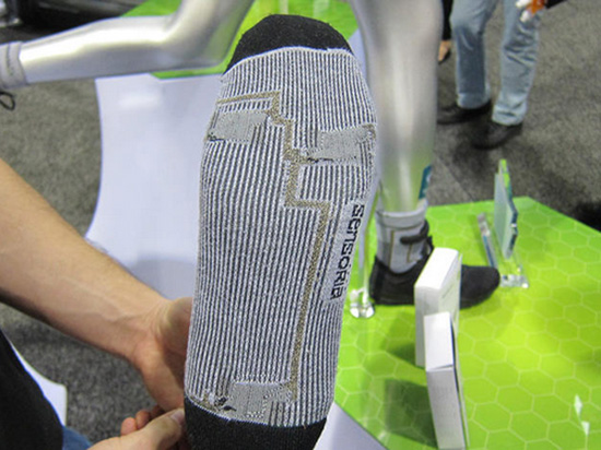 運(yùn)動(dòng)襪賣1236元！智能的還帶腳鏈