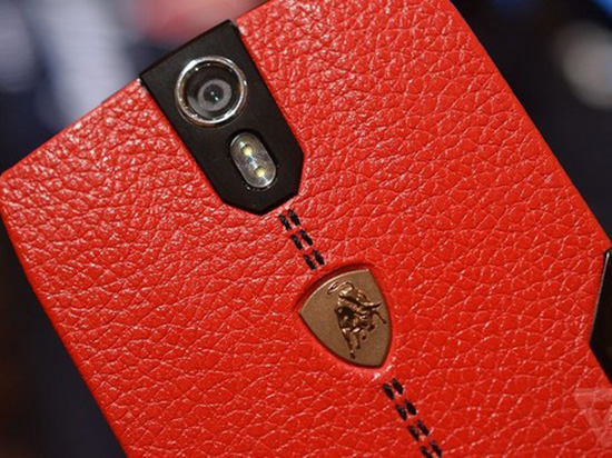 價(jià)格直逼4萬(wàn)，蘭博基尼手機(jī)現(xiàn)身CES展