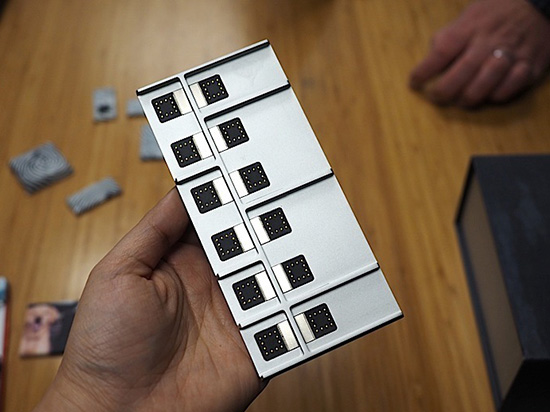 全球首款模塊化手機(jī)Spiral 2上手圖曝光