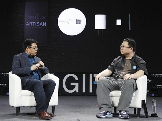 2015，老羅沒變，錘子變了