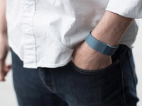 終于可看時間，F(xiàn)itbit推998元手環(huán)Charge