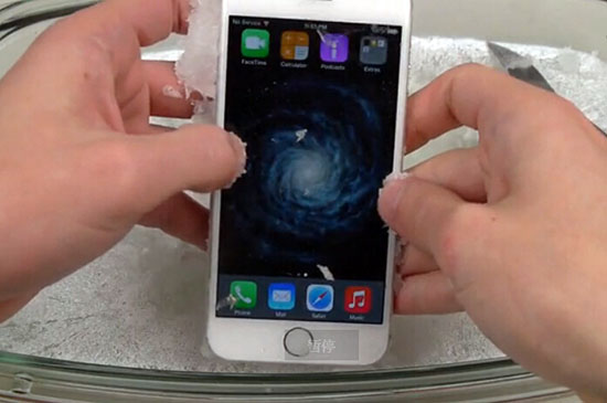 iPhone6慘遭熱冰虐待，虐不死！！