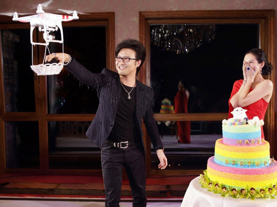 大疆無人機助攻，汪峰終上頭條