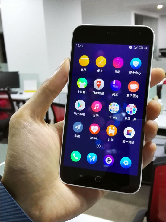 最大對(duì)手是自己，699元魅藍(lán)手機(jī)評(píng)測(cè)