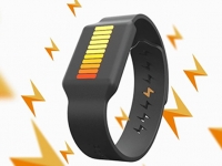 “打飛機(jī)”也可以充電，外國(guó)智能手環(huán)WankBand刷新你三觀