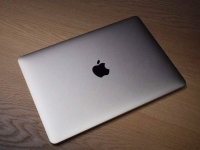 蘋果新MacBook取消Logo發(fā)光竟是因?yàn)椋?>&nbsp;</a></div>
                                    <div   id=