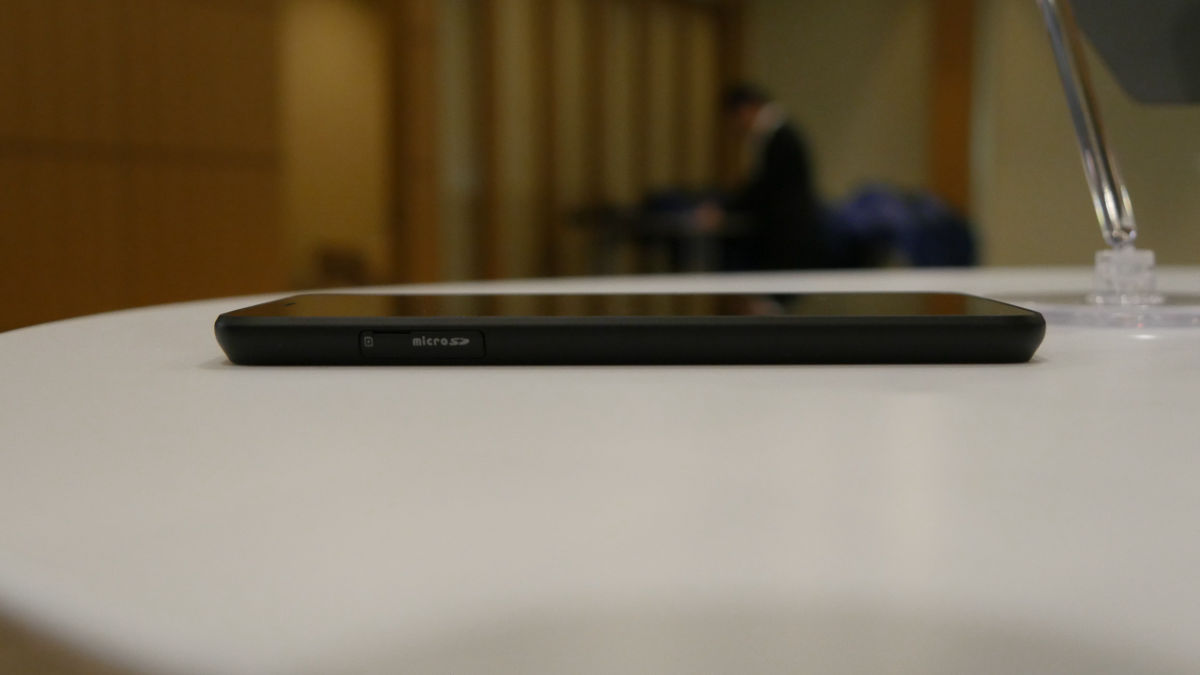 VAIO首款手機(jī)上市，配置一般卻不便宜