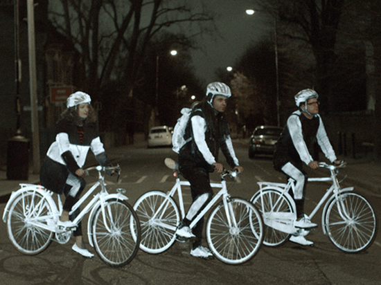 沃爾沃反射噴霧，讓你成為“夜空中最亮的星”