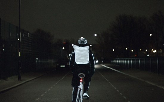 沃爾沃反射噴霧，讓你成為“夜空中最亮的星”