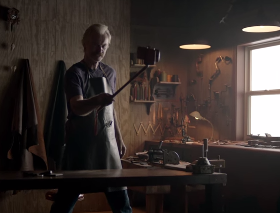 高逼格！摩托羅拉推出第一支自拍桿