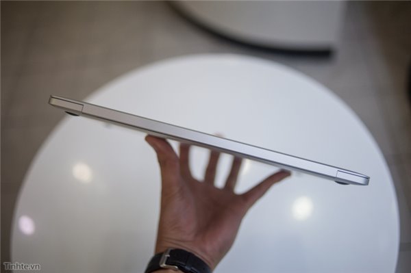 上市前偷跑了！蘋果12寸全新MacBook開箱