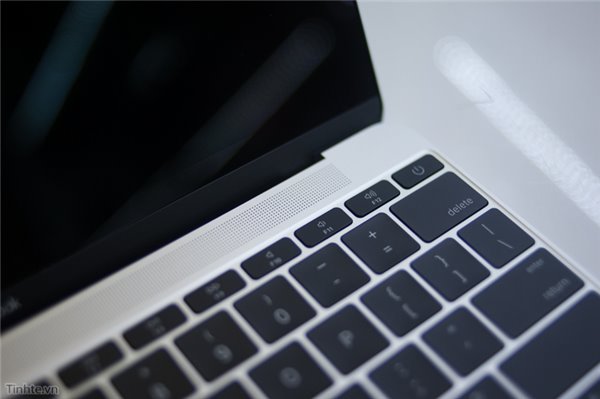 上市前偷跑了！蘋果12寸全新MacBook開箱