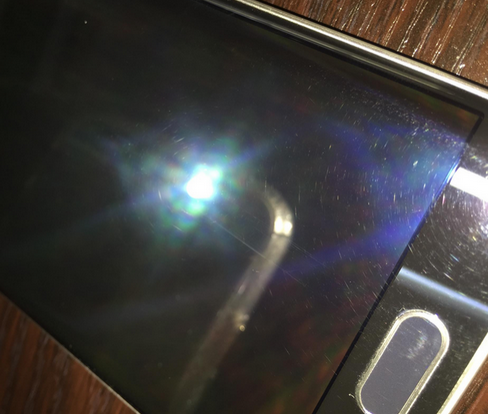 傷不起！新買三星S6 Edge驚現(xiàn)各種傷痕