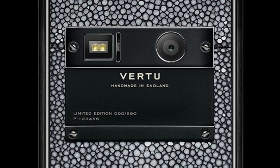 土豪請看過來 Vertu新機(jī)換殼后起價(jià)4萬