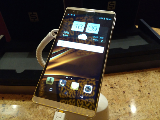 “顏值”太高！最高屏占比豪訊手機發(fā)布