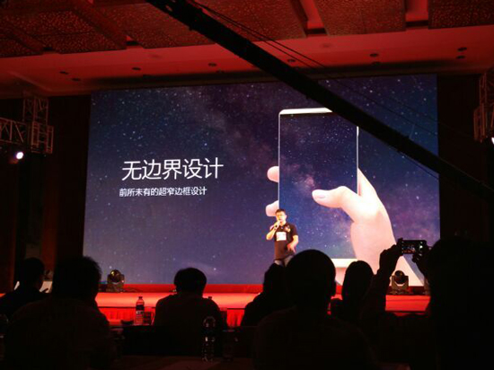 “顏值”太高！最高屏占比豪訊手機發(fā)布