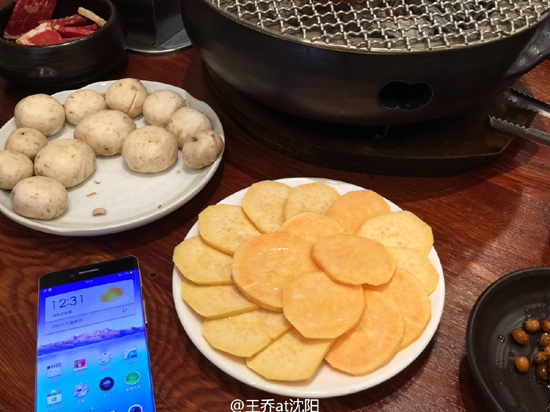 滿屏無黑邊，OPPO無邊框機(jī)驚艷照曝光