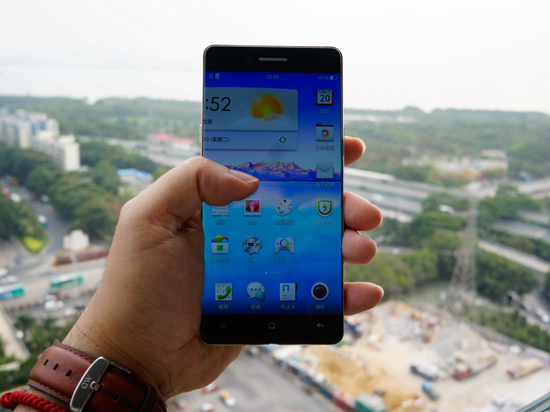 滿屏無黑邊，OPPO無邊框機(jī)驚艷照曝光