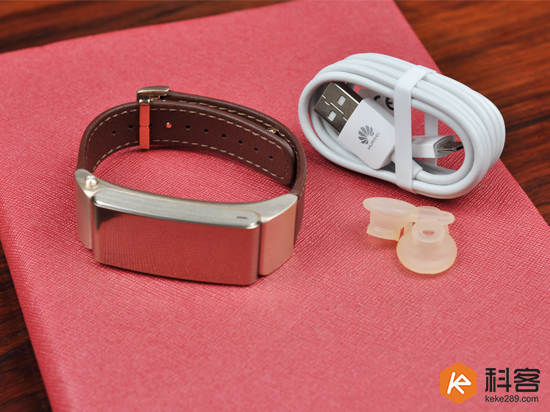 精致商務范，華為手環(huán)B2開箱圖賞