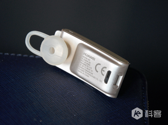 運(yùn)動商務(wù)兩相宜 華為手環(huán)B2評測