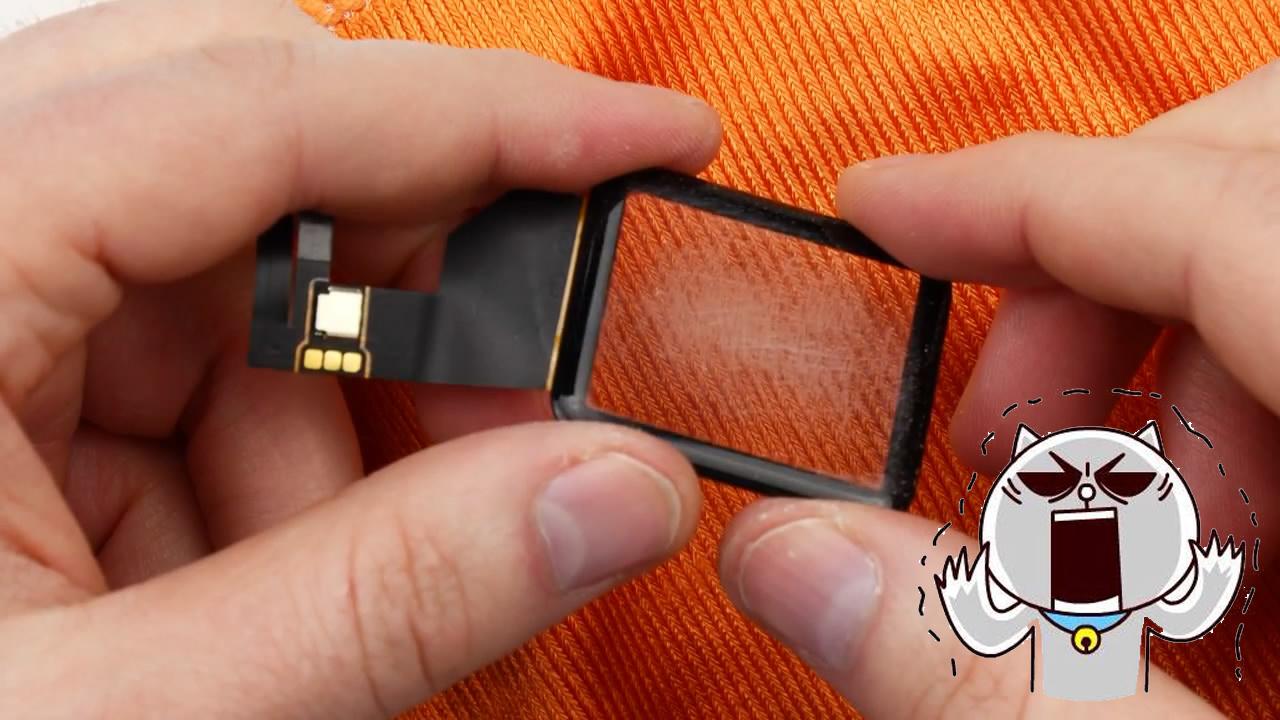 今天都在曬蘋果表吧，看完這個還敢不貼膜？