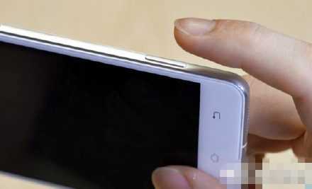 配1600萬鏡頭+4G內(nèi)存 vivo Xshot 3S曝光