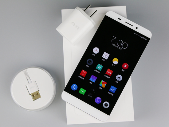 顏值能讓人窒息？樂(lè)視超級(jí)手機(jī)1開(kāi)箱圖賞