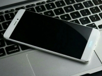 LOGO會發(fā)光哦！vivo新機爆點太多看不過來