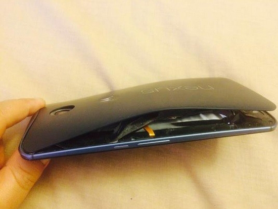 親兒子都靠不?。exus 6的電池也炸了