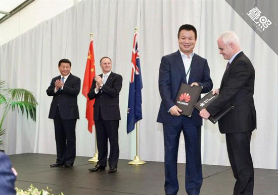 美國總統(tǒng)玩上智能表：竟然不是Apple Watch