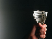 慎行，不是人人都能把創(chuàng)業(yè)作為職業(yè)