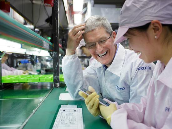 1431351775352960.jpg 庫克前五次訪華都干了哪些事?第一次就亮了