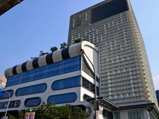 屢敗屢戰(zhàn)！富士康豪擲一億再開電子賣場