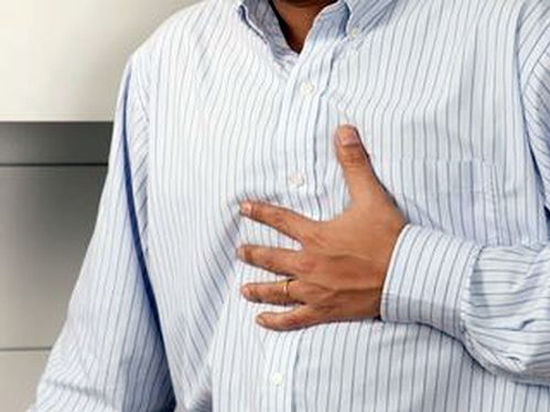 熬夜刷朋友圈 28歲小伙心肌梗死差點喪命