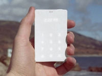 把蘋(píng)果三星小米放家里吧！帶這個(gè)迷你手機(jī)就夠了