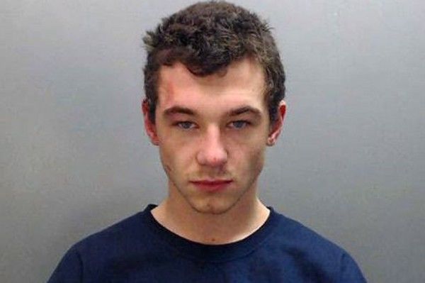 1432338430608694.jpg 小伙遭槍擊幸存:iPhone救我一命