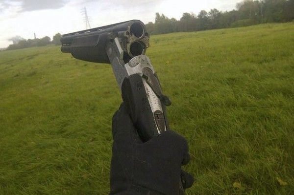 1432338431301953.jpg 小伙遭槍擊幸存:iPhone救我一命