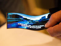 屏幕可變形！摩托羅拉新款DROID手機(jī)這么牛？