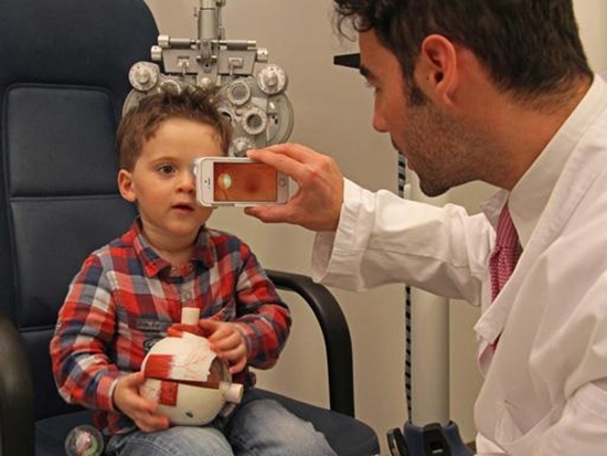 太強悍，iPhone還能檢查眼睛問題