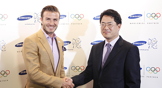 嘴上說(shuō)不要，身體很誠(chéng)實(shí)：從三星代言人詹姆斯玩蘋果說(shuō)起