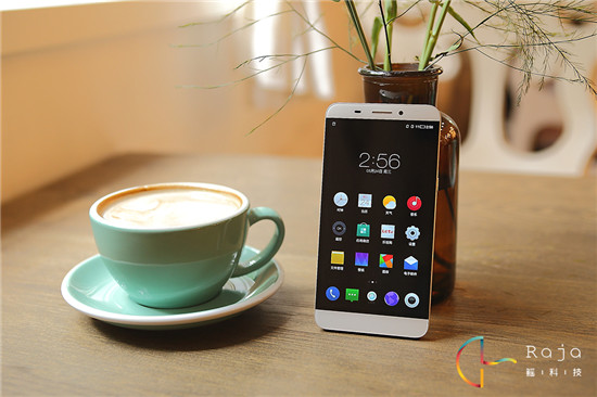 美到窒息：樂(lè)視超級(jí)手機(jī)1 開(kāi)箱圖賞