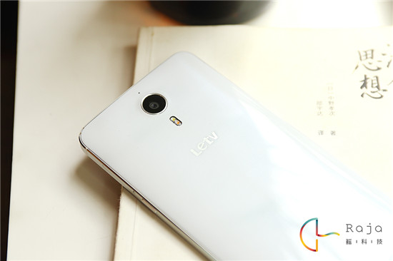 美到窒息：樂(lè)視超級(jí)手機(jī)1 開(kāi)箱圖賞