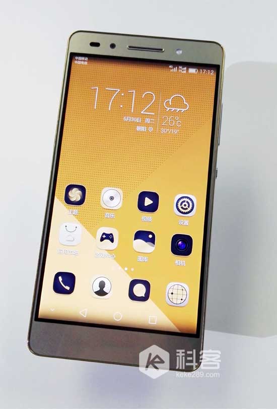 金屬感不錯 黑邊很感人，華為榮耀7真機(jī)上手