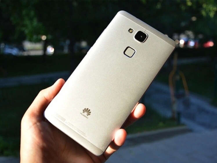 你們手機(jī)廠商真會(huì)玩，機(jī)機(jī)撞臉又撞身材