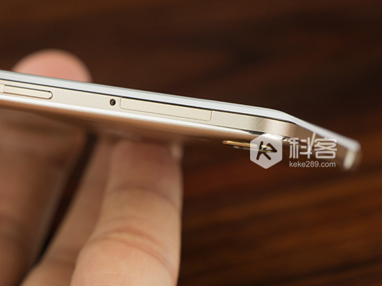 悶聲發(fā)大財，OPPO R7線下熱賣100萬臺