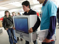 拒絕黃金白銀！希臘人民購(gòu)買Mac保值