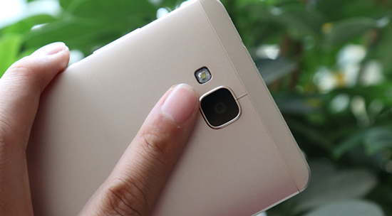 說好了一起學(xué)iPhone，國內(nèi)廠商怎么都把指紋識(shí)別放后面去了？