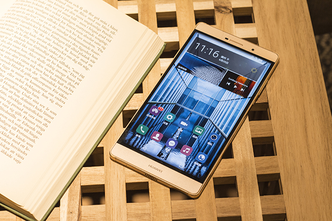 視頻：聽說夠大才更爽！華為P8max上手體驗(yàn)