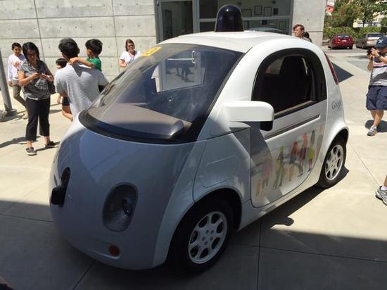 谷歌無人駕駛汽車再曝光 身材雖小空間大